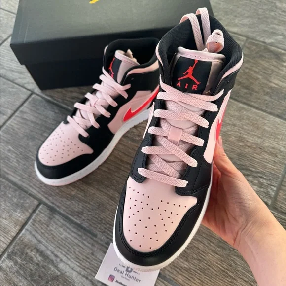 Brand New Air Jordan 1 Mid “Valentine’s Day” Big Kids Sneakers (K7/W8.5) - Picture 3 of 9